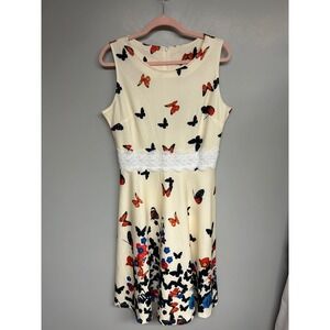 Dress size large‎ NWT. Butterflies.